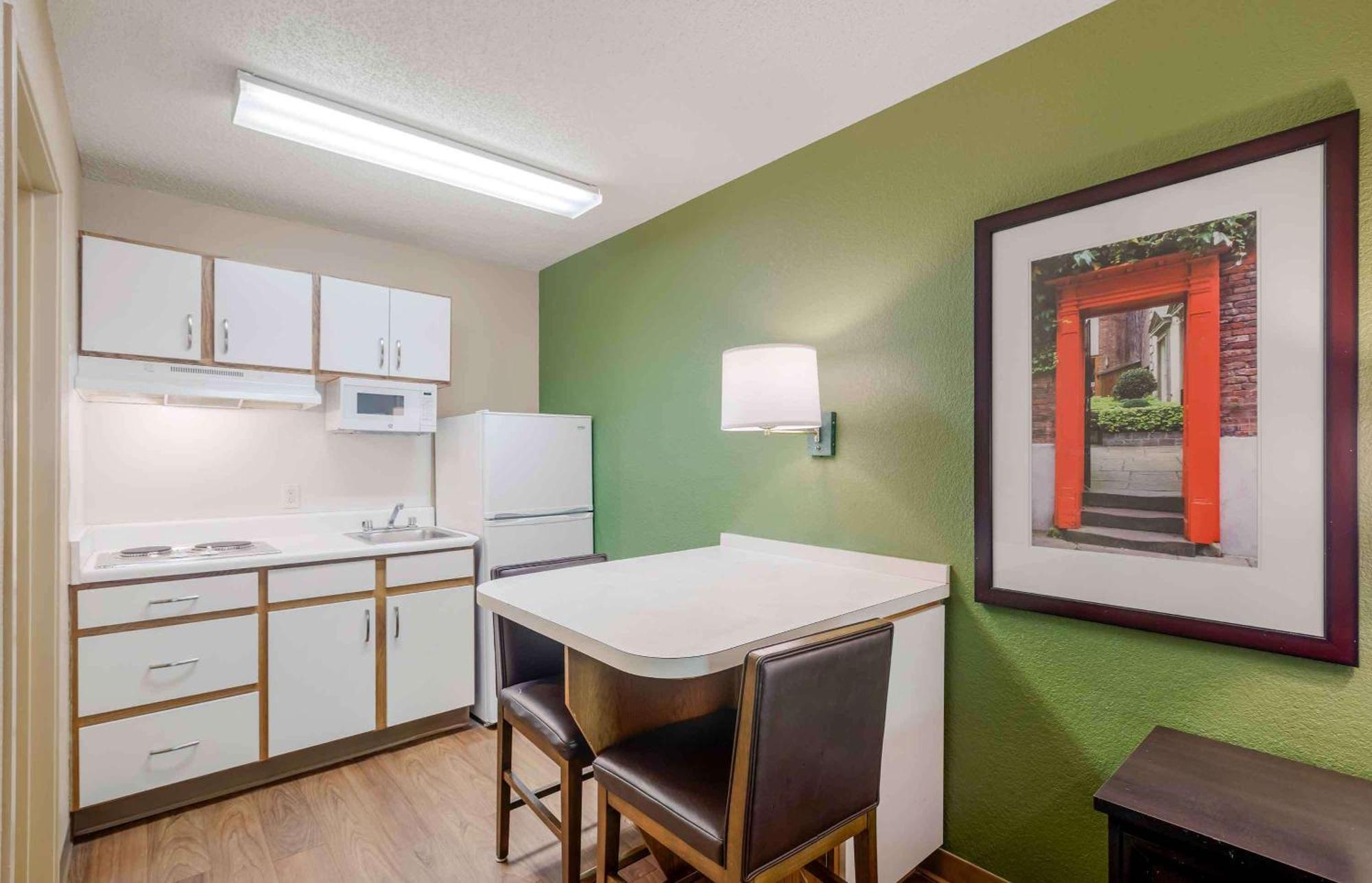 Extended Stay America Select Suites - Atlanta - Perimeter - Hammond Drive Sandy Springs Exterior photo