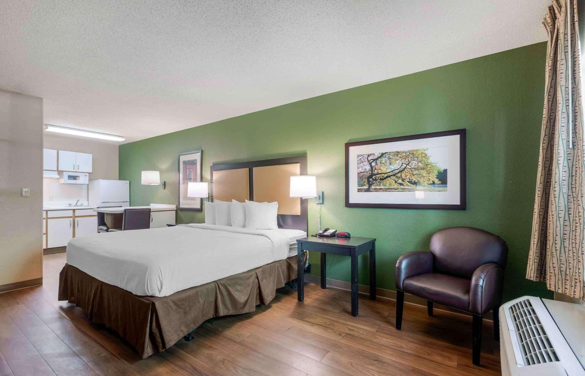 Extended Stay America Select Suites - Atlanta - Perimeter - Hammond Drive Sandy Springs Exterior photo