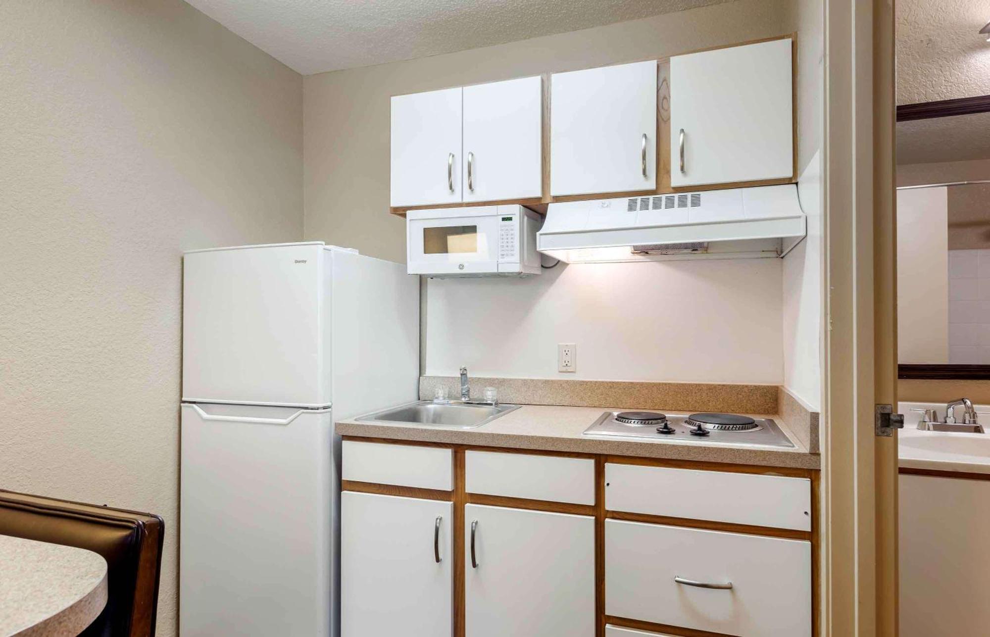 Extended Stay America Select Suites - Atlanta - Perimeter - Hammond Drive Sandy Springs Exterior photo